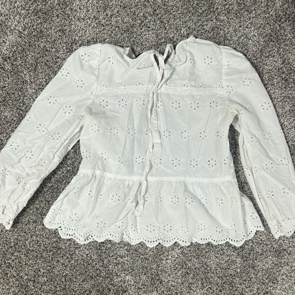 White long sleeve detailed shirt🐼